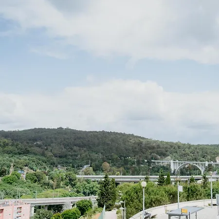 Orange House - Stunning One-bedroom 2e Lisbona